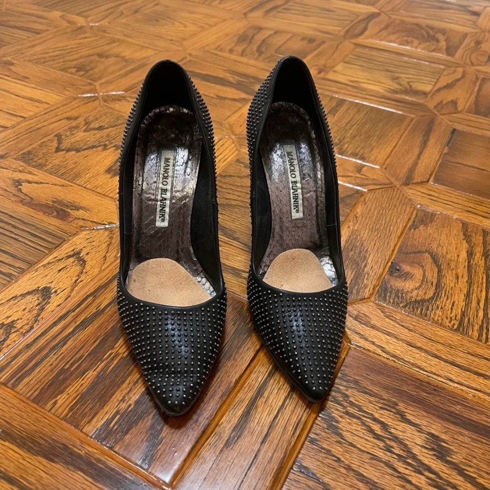 Manolo Blahnik Black Small Studs Silver Pump